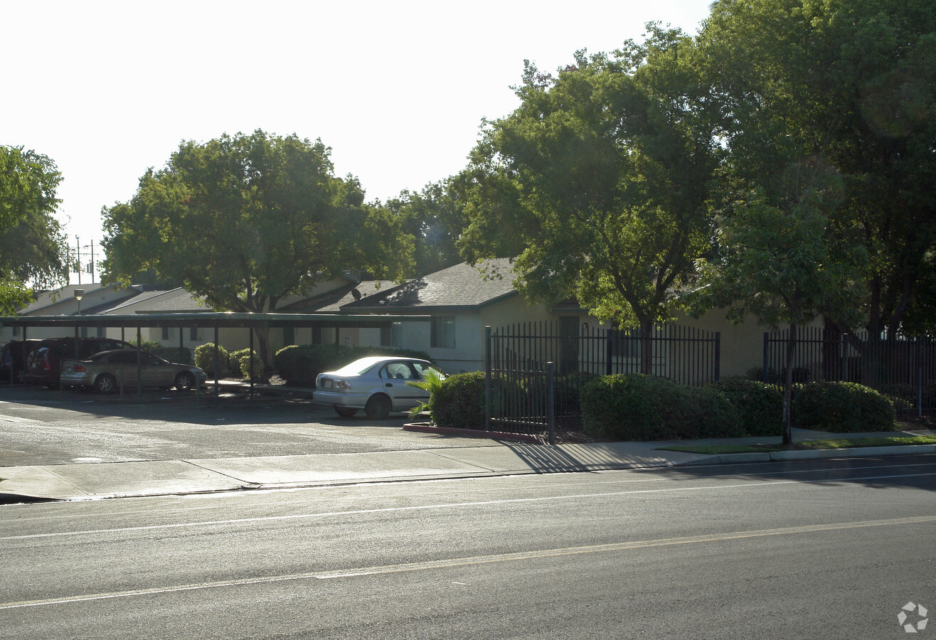 Viking Village Apartments - Fresno Housing Authority