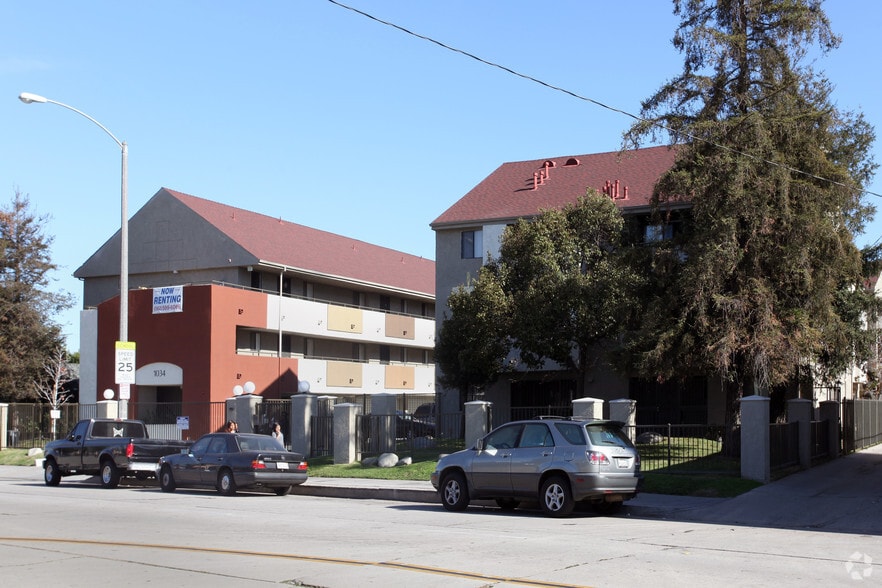 Alamitos Apartments