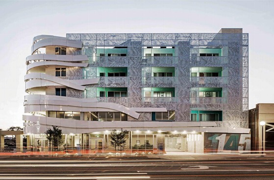 Courtyard At La Brea Apartments