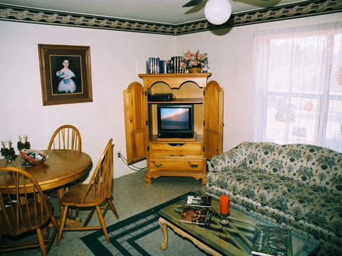 Country Manor Affordable 1- and 2-bedroom Apartments