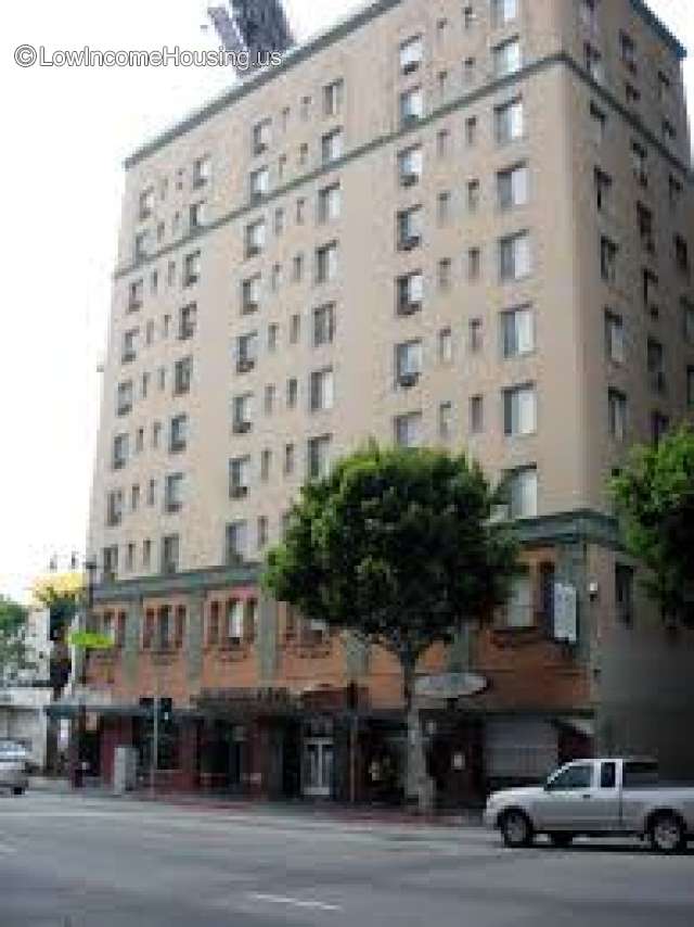 Hollywood Plaza Apartments for Seniors 62+