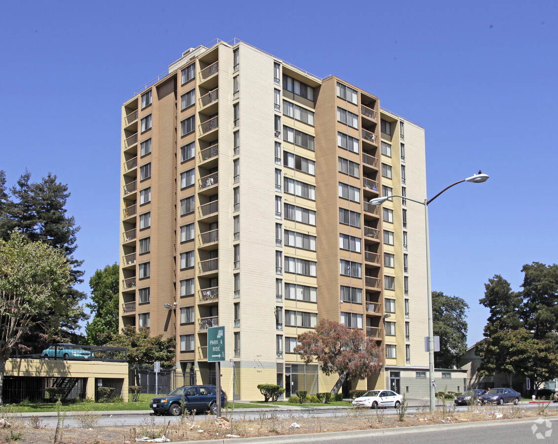 City Towers Apartments