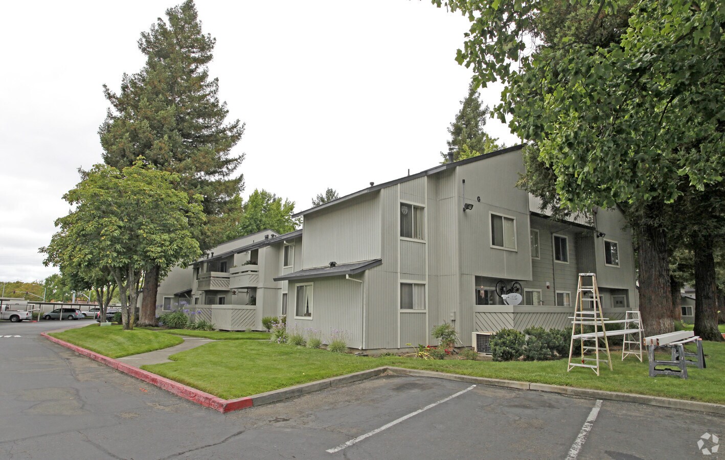 Walnut Grove Apartments