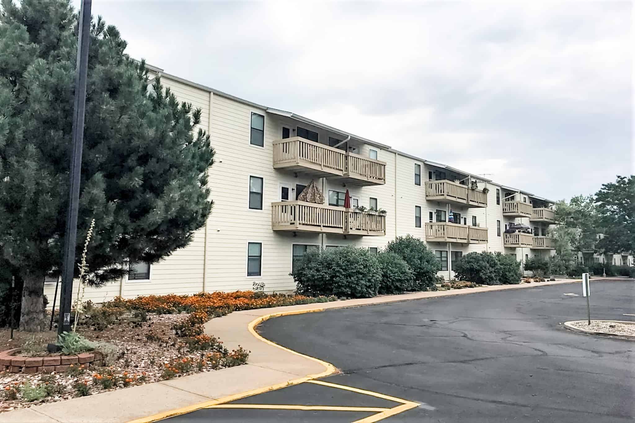 Oakbrook II Apartments Low Income Housing for Seniors