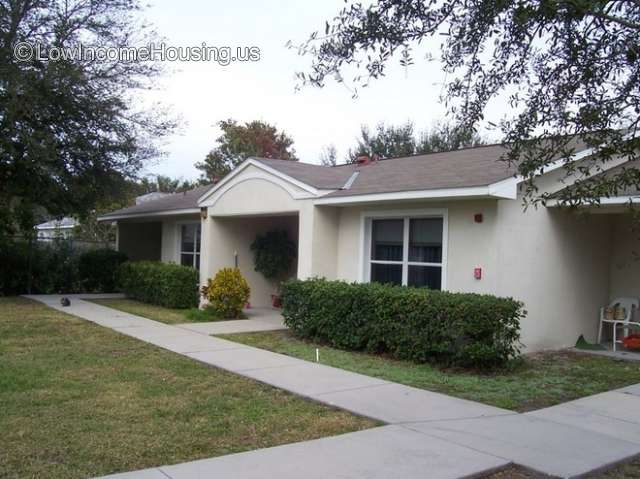 Bradenton Voa Living Center - Volunteers of America