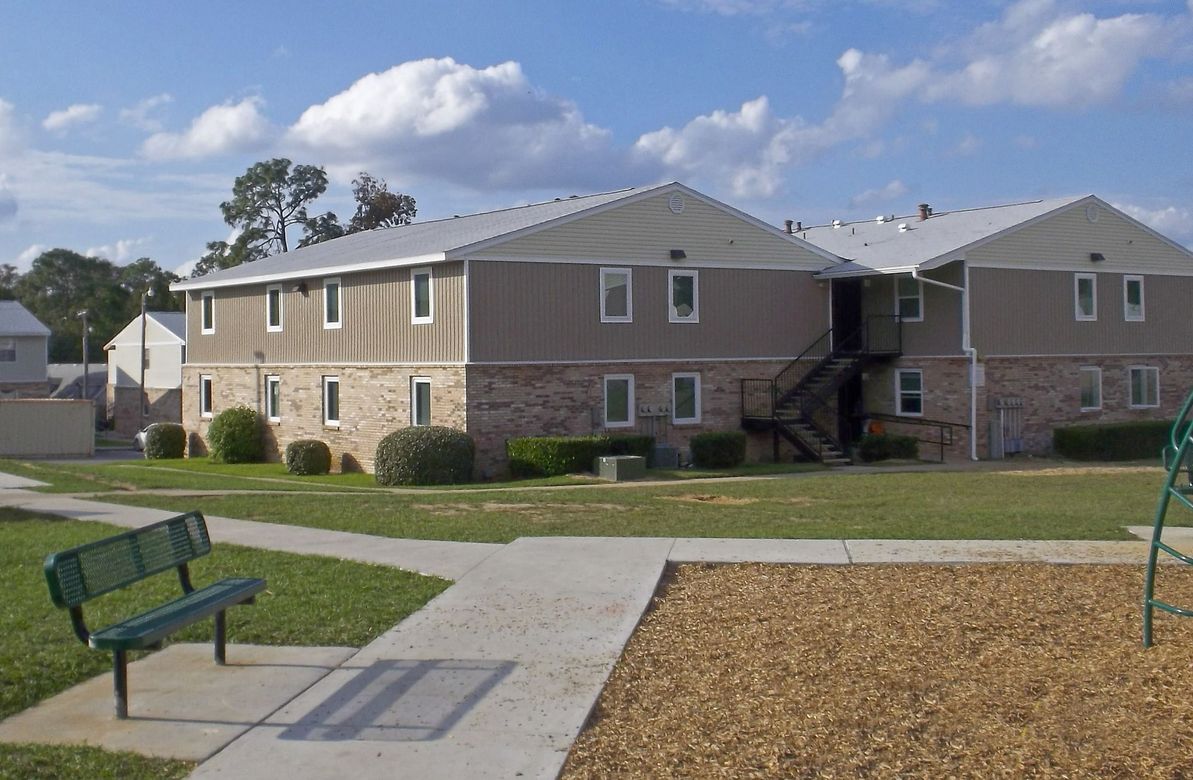 New Apartments On Ocala Road for Large Space