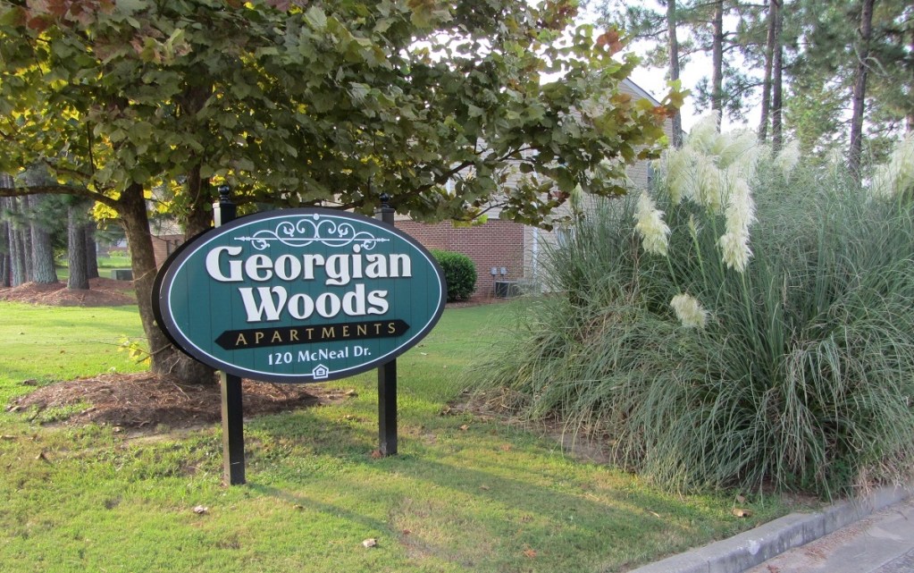 Georgian Woods Apartments