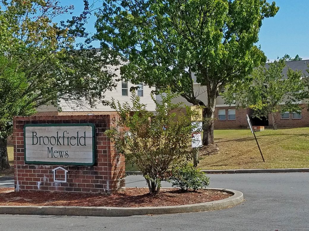 Brookfield Mews Apartments