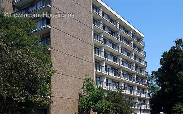 The composition of the solid stone faces provide stability and unity.  Residents can take time off and collect their thoughts in the organization and  stability of the quiet spaces.