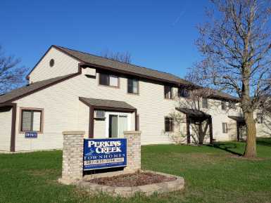 Windom Townhouses /1500 Perkins Creek