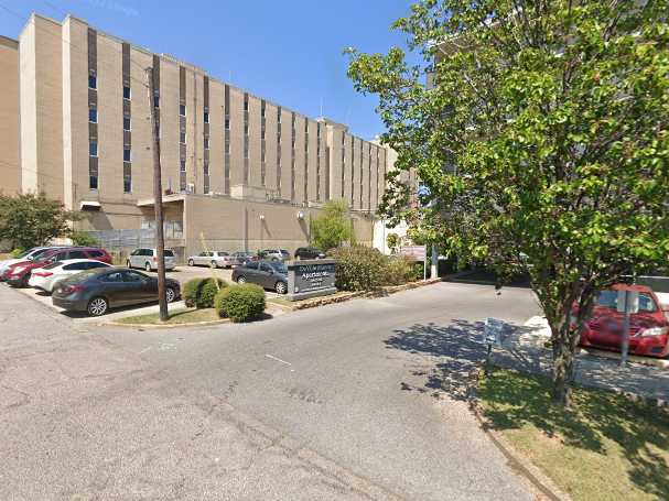 Deville Manor Apartments