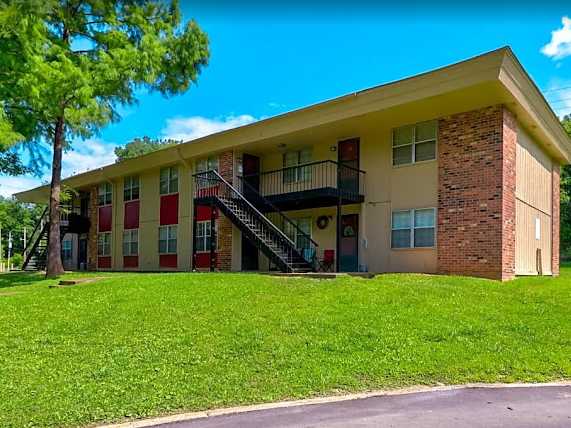 Gateway West Apartments (dba Oak Creek Apartments