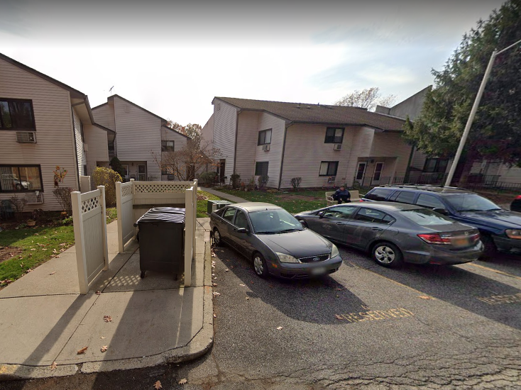 Monterey Gardens, Bardonia, NY Low Housing Apartment