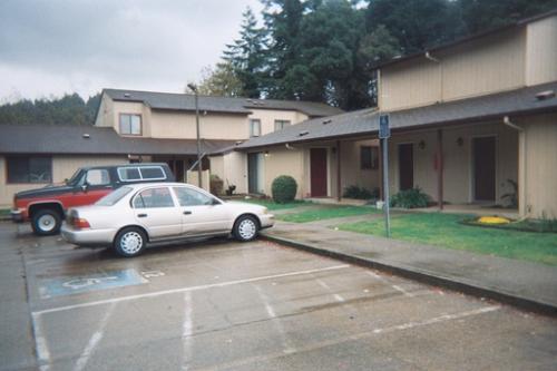 Lakeside Garden Apartments