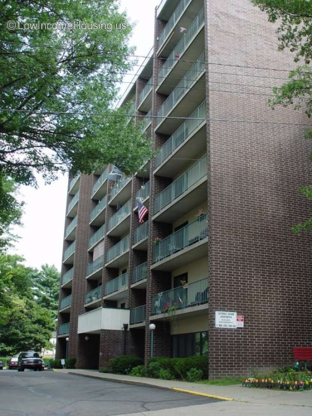 Leetsdale Manor Hi-rise Senior Apartments