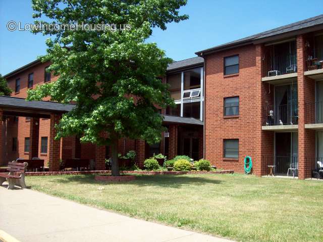 Thomas Campbell North Apartments for Seniors