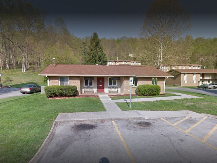 Lynnwood Apartments 1235 Bluefield Ave, Elizabethton, TN 37643