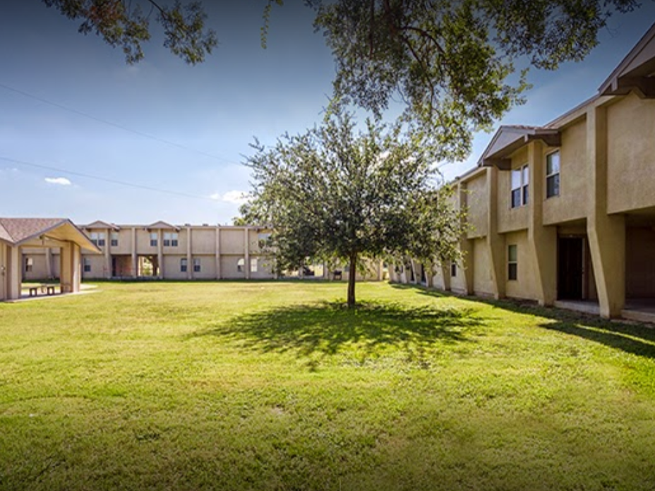 Silver Lake Apartments 1600 E 13th Ave, Corsicana, TX 75110