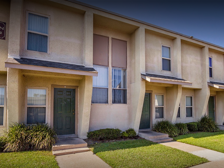 Silver Lake Apartments 1600 E 13th Ave, Corsicana, TX 75110