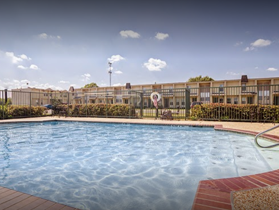 Silver Lake Apartments 1600 E 13th Ave, Corsicana, TX 75110