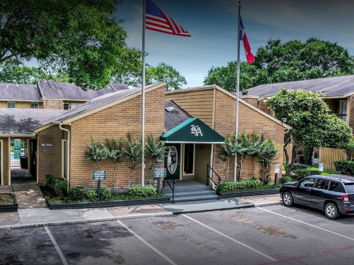 Kings Arms Apartments 1317 Mahlmann St, Rosenberg, TX 77471