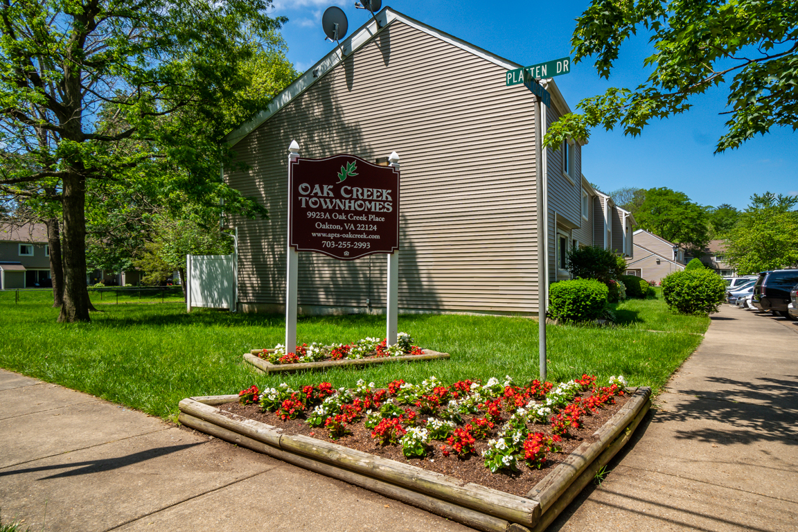 Oak Creek Townhouses