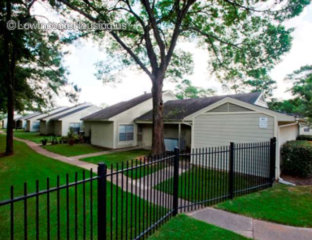 Forest Townhomes Appears to be cooky-cutter units.  8 units could be identified