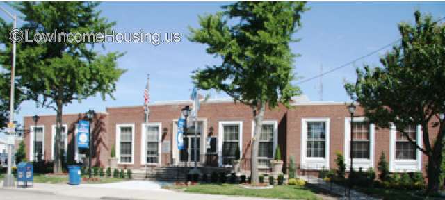 Handsome white concrete framing with handsome red brick finishing.  Great place to relax. 