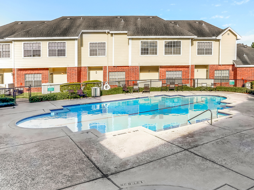 Plum Creek Townhomes 6969 South Loop E, Houston, TX 77087