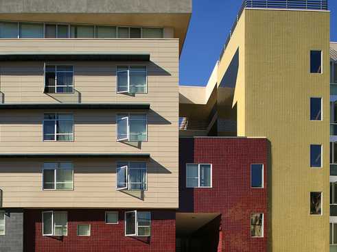 Renato Apartments