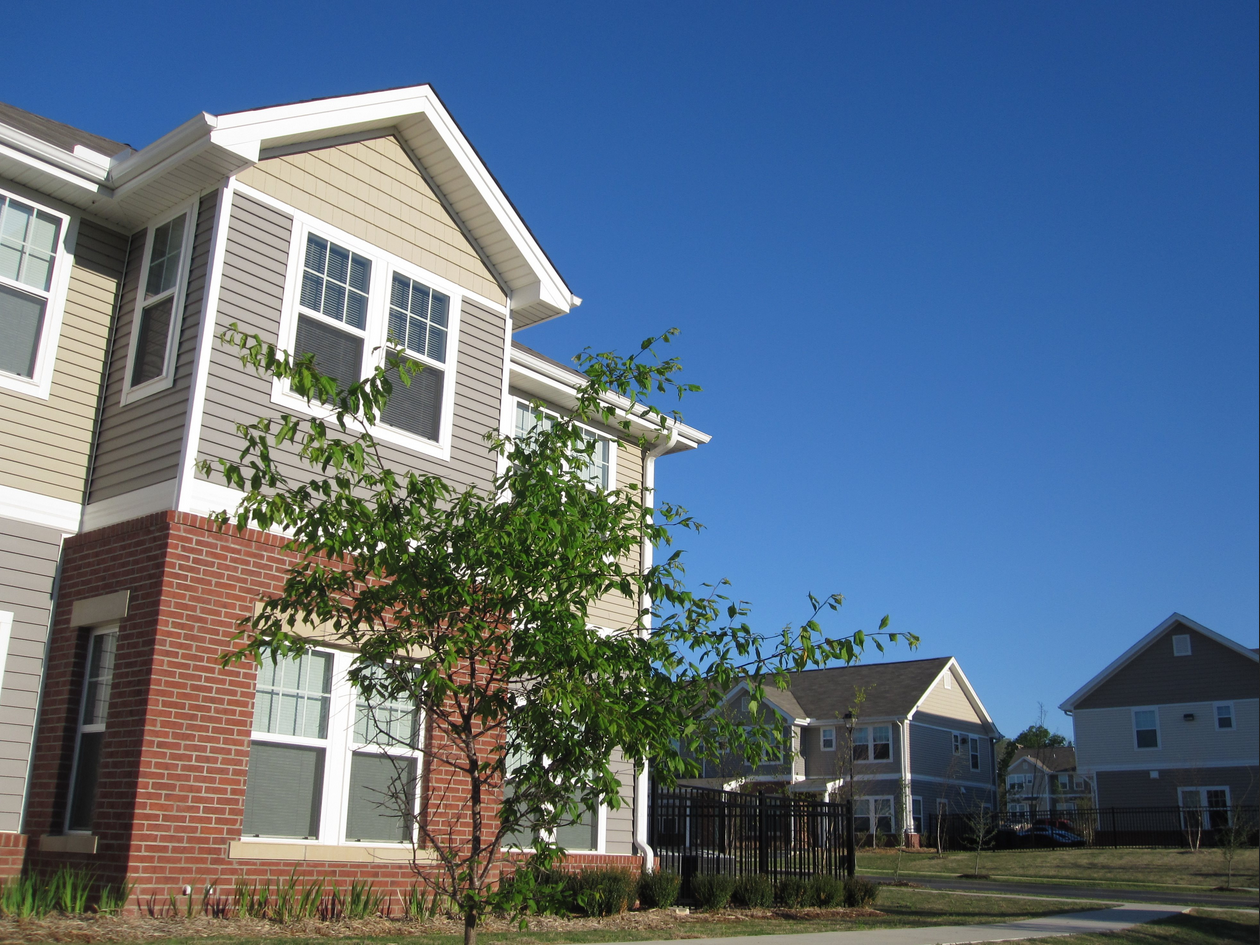 Metropolitan Village and Cumberland Manor Apartments 2801 S. Scott St