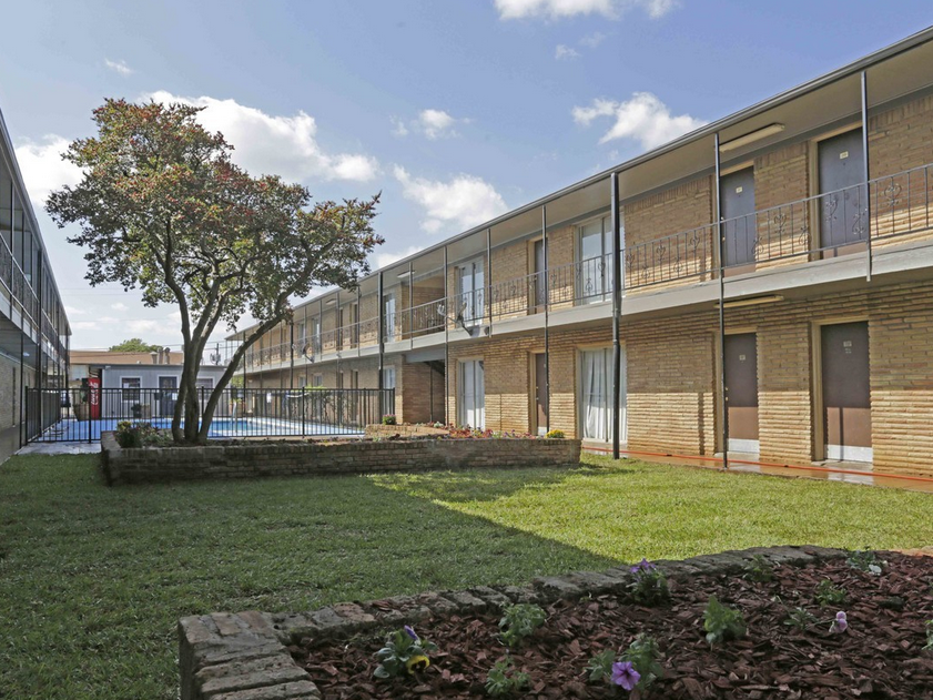 French Colony 1239 Hartsdale Dr, Dallas, TX 75211