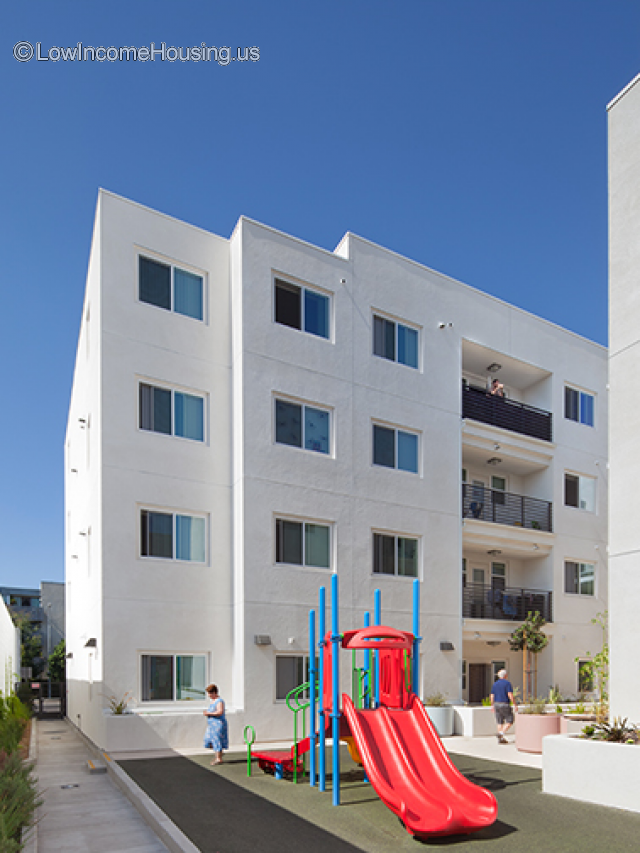 Argyle Apartments 1600 N. Western Avenue, Los Angeles, CA 90027