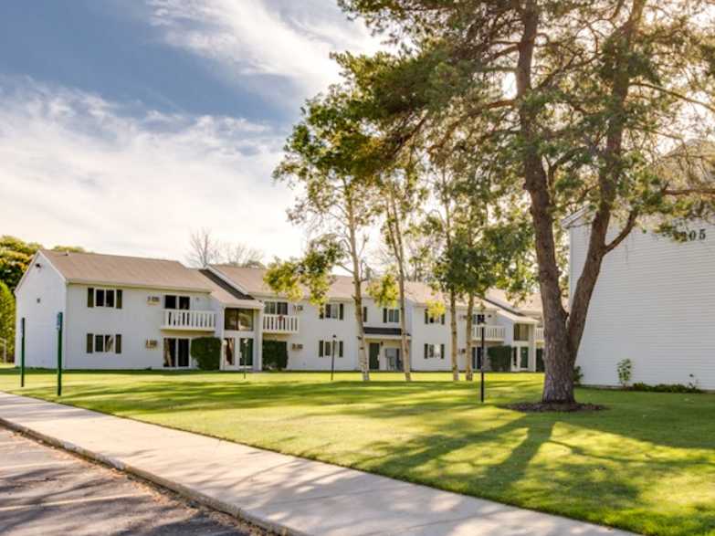 Brookwood Gardens Apartments