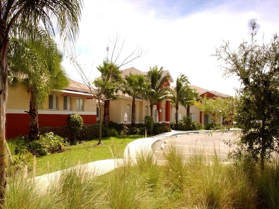 Douglas Pointe Apartments 3840 Nw 183rd St Miami Gardens Fl 33055 Lowincomehousing Us