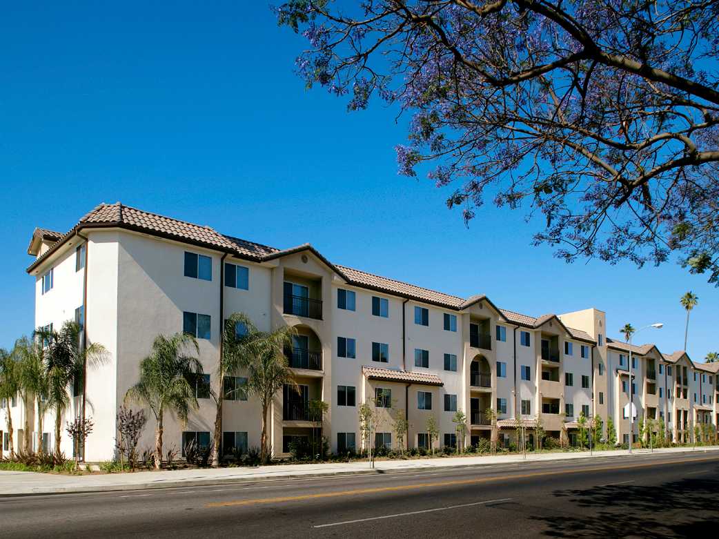 Pico Gramercy Family Apartments