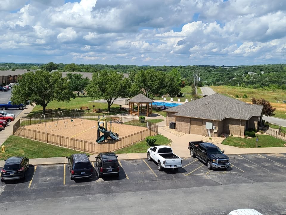 White River Mountain Apartments